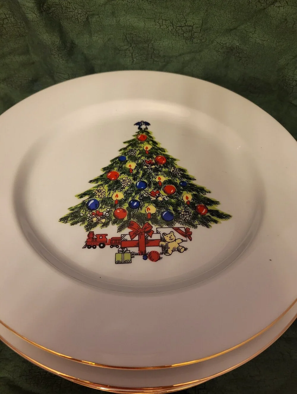 Seagull Fine Porcelain Set Of 8 White Christmas Tree Dinner Plates